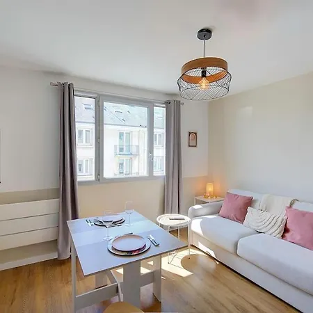 Le Terminus - Face A La Gare De * Tours