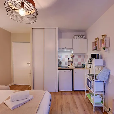 Le Terminus - Face A La Gare De Tours