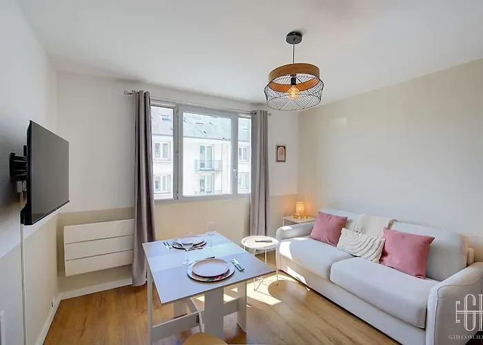 Le Terminus - Face A La Gare De * Tours