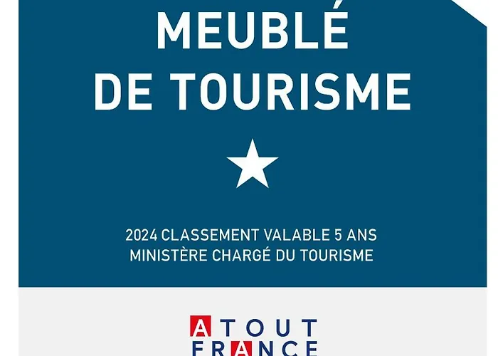 Le Terminus - Face A La Gare De *